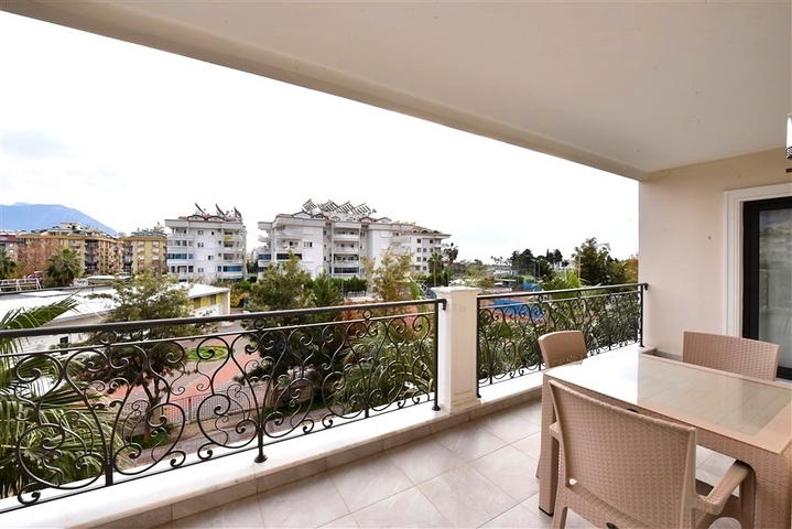 2 + 1 في المجمع المتميز