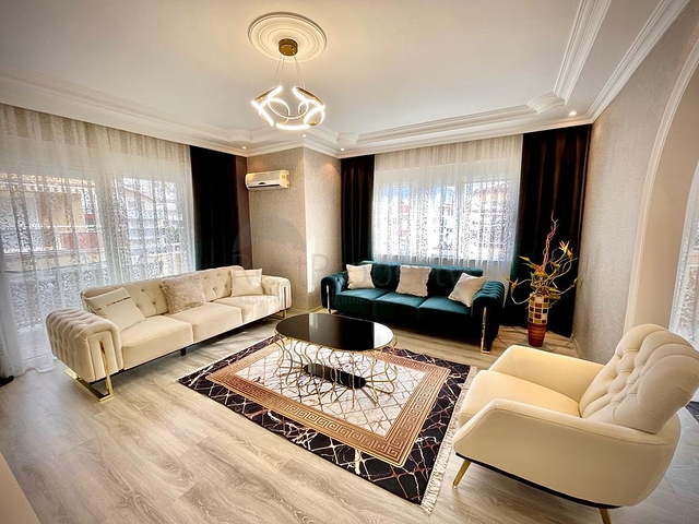 بنتهاوس كبير في أوبا بالقرب من البحر  