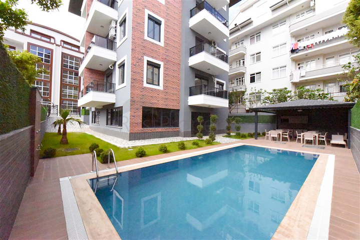 2 + 1 بنتهاوس في منطقة أوبا 