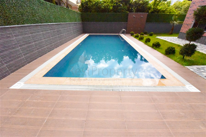 2 + 1 بنتهاوس في منطقة أوبا 