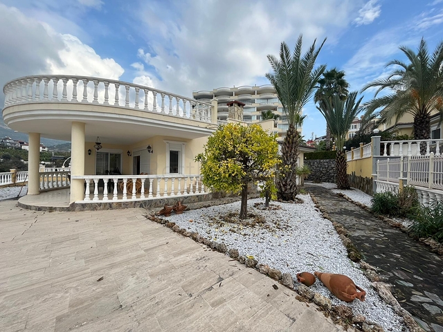 فيلا 3+1 في منطقة محمودلار 