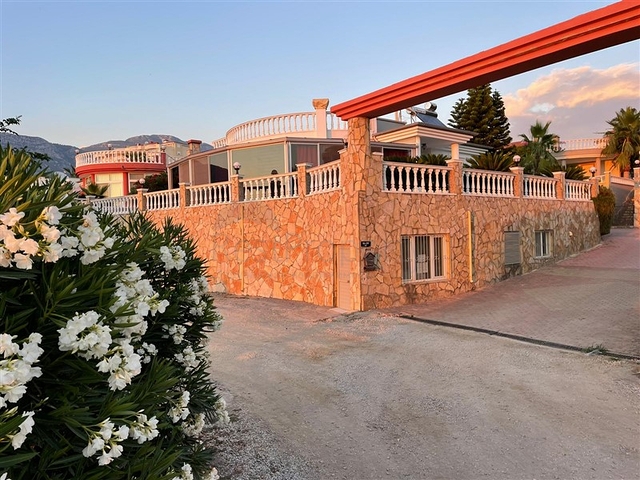 فيلا 3+1 في منطقة محمودلار 