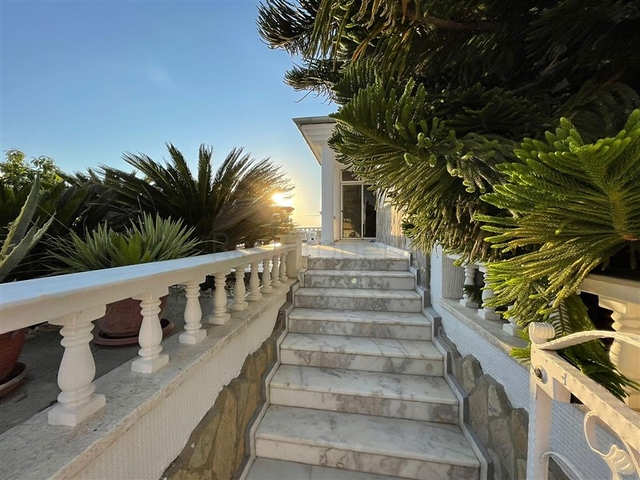 فيلا 3+1 في منطقة محمودلار 