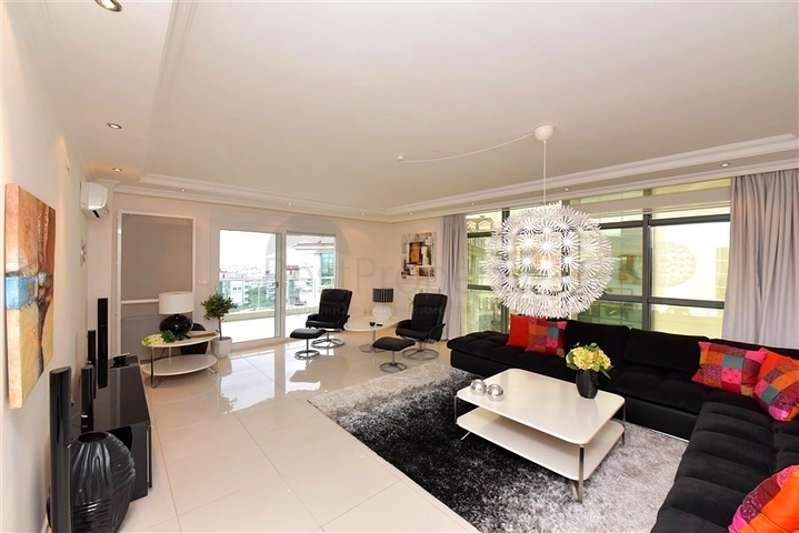 شقة 7+1 مع مطبخ منفصل في منطقة جيكجيلي شقة 7+1 مع مطبخ منفصل في منطقة جيكجيلي