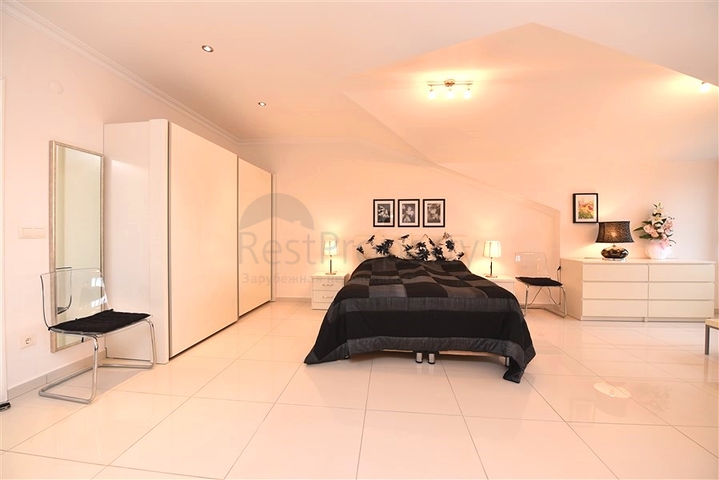 شقة 7+1 مع مطبخ منفصل في منطقة جيكجيلي شقة 7+1 مع مطبخ منفصل في منطقة جيكجيلي