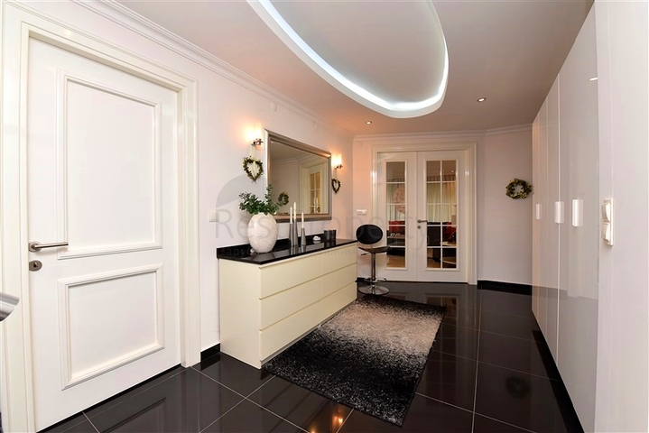 شقة 7+1 مع مطبخ منفصل في منطقة جيكجيلي شقة 7+1 مع مطبخ منفصل في منطقة جيكجيلي