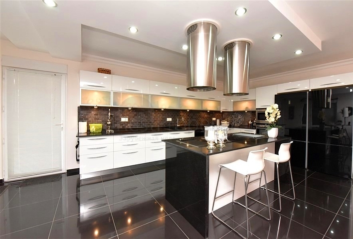 شقة 7+1 مع مطبخ منفصل في منطقة جيكجيلي شقة 7+1 مع مطبخ منفصل في منطقة جيكجيلي