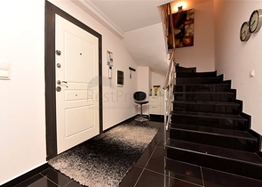 شقة 7+1 مع مطبخ منفصل في منطقة جيكجيلي شقة 7+1 مع مطبخ منفصل في منطقة جيكجيلي