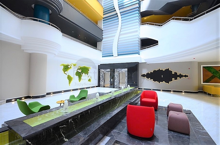 شقة 1+1 مطلة على البحر في مجمع متميز