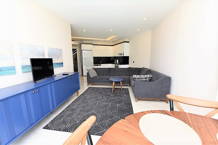 شقة 1+1 مطلة على البحر في مجمع متميز