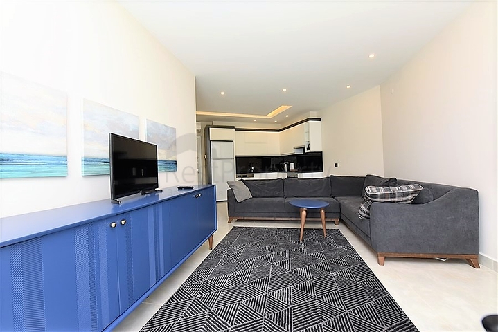 شقة 1+1 مطلة على البحر في مجمع متميز