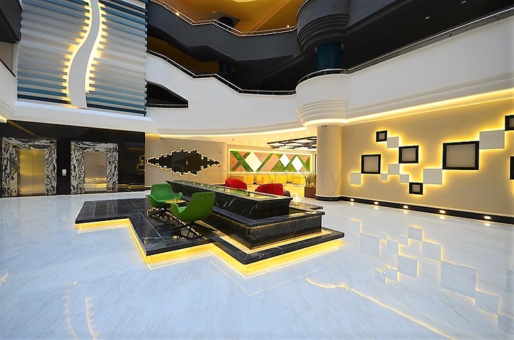 شقة 1+1 مطلة على البحر في مجمع متميز