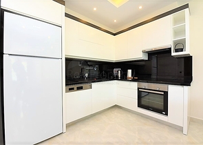 شقة 1+1 مطلة على البحر في مجمع متميز