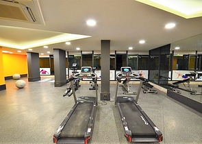 شقة 1+1 مطلة على البحر في مجمع متميز