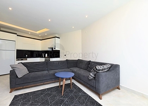 شقة 1+1 مطلة على البحر في مجمع متميز