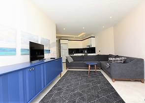 شقة 1+1 مطلة على البحر في مجمع متميز