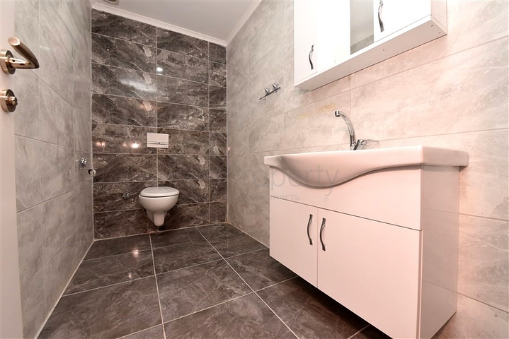 مكتب فاخر في وسط ألانيا