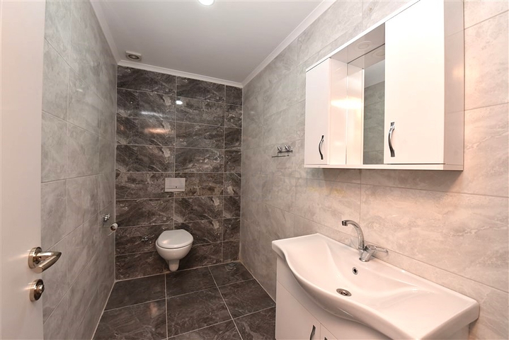 مكتب فاخر في وسط ألانيا