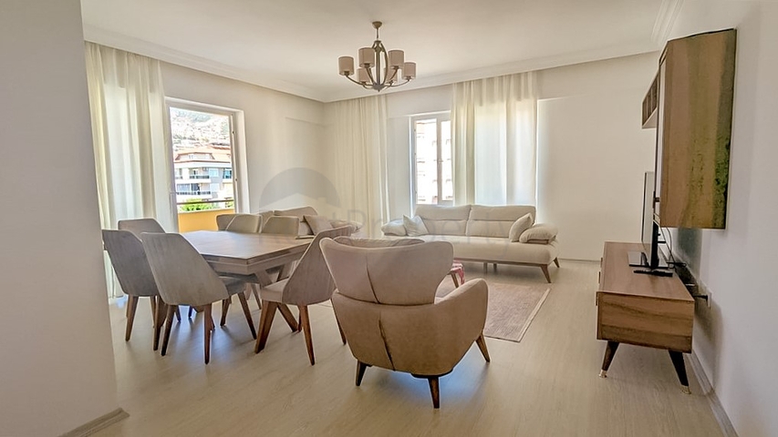 شقة فسيحة 3 + 1 في وسط ألانيا 