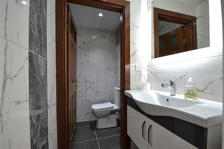 شقة فسيحة 3 + 1 في وسط ألانيا 