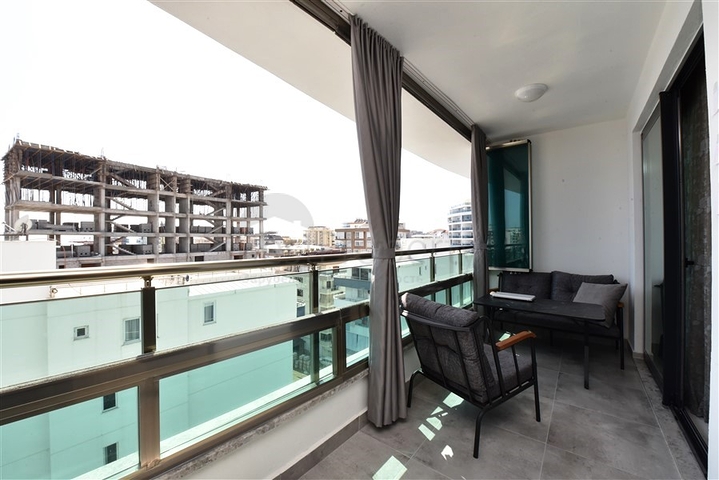 شقة 1+1 في محمودلار 300 متر من البحر شقة 1+1 في محمودلار 300 متر من البحر