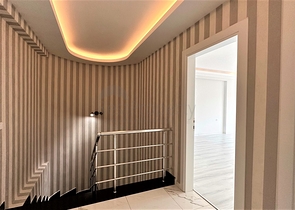 بنتهاوس 2+1 في وسط محمودلار مطل على الجبل 