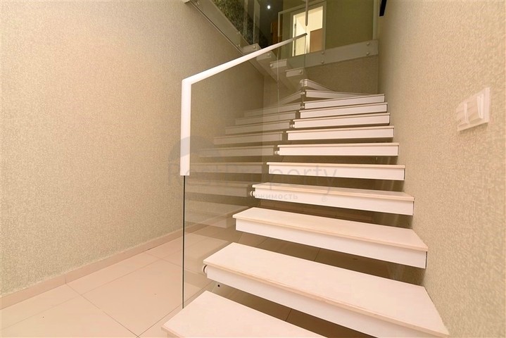 دوبلكس واسع 2 + 1 في منطقة كيستل