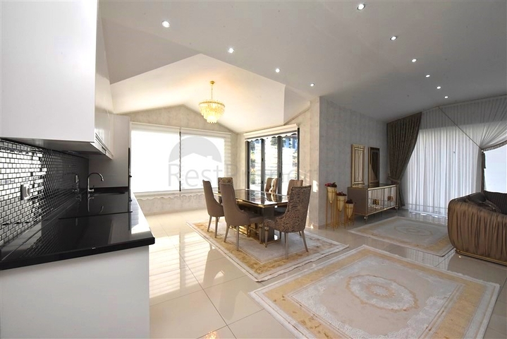 دوبلكس واسع 2 + 1 في منطقة كيستل