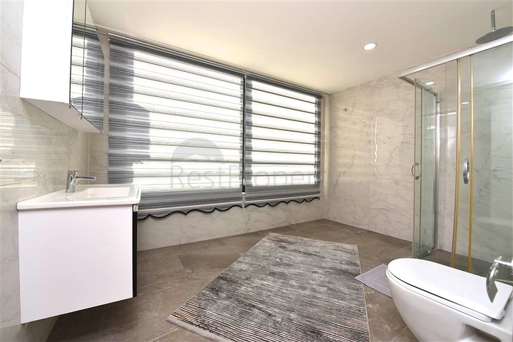 دوبلكس واسع 2 + 1 في منطقة كيستل