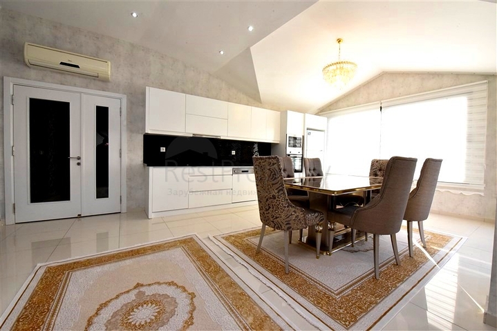 دوبلكس واسع 2 + 1 في منطقة كيستل