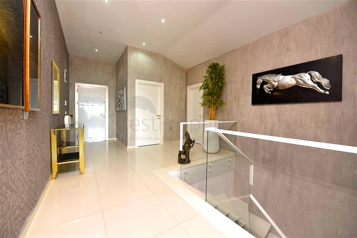 شقة من غرفتي نوم مع أثاث مصمم في منطقة كيستل