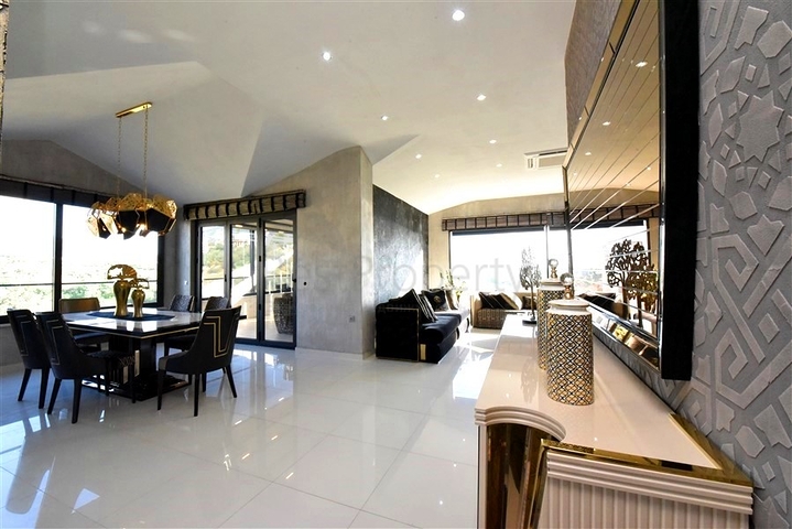 شقة من غرفتي نوم مع أثاث مصمم في منطقة كيستل