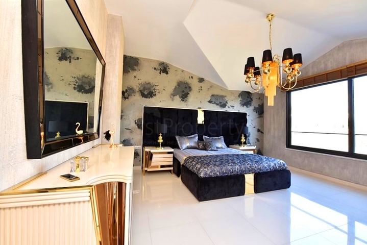 شقة من غرفتي نوم مع أثاث مصمم في منطقة كيستل