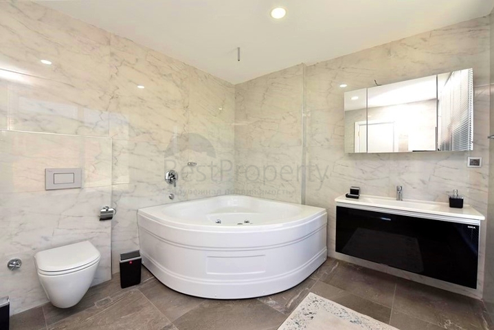 شقة من غرفتي نوم مع أثاث مصمم في منطقة كيستل