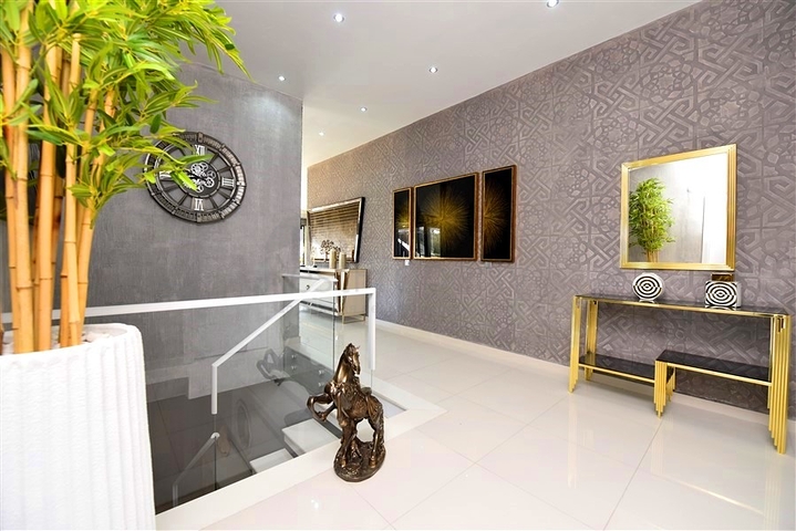 شقة من غرفتي نوم مع أثاث مصمم في منطقة كيستل