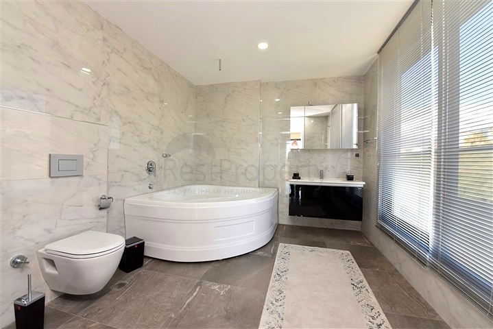 شقة من غرفتي نوم مع أثاث مصمم في منطقة كيستل