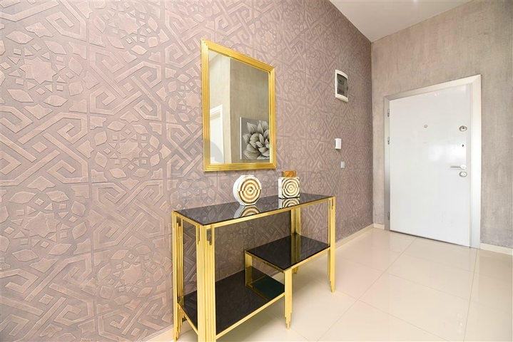 شقة من غرفتي نوم مع أثاث مصمم في منطقة كيستل