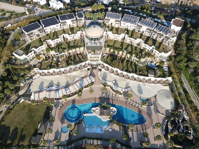 مساكن فاخرة على الساحل الأول