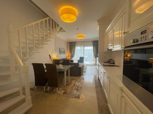 مساكن فاخرة على الساحل الأول