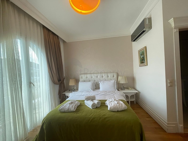 مساكن فاخرة على الساحل الأول