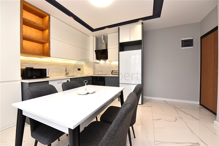 شقة للإيجار على بعد 5 دقائق من الشاطئ في وسط ألانيا