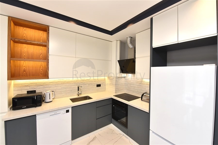 شقة للإيجار على بعد 5 دقائق من الشاطئ في وسط ألانيا