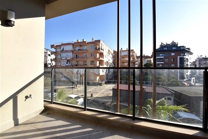 شقة للإيجار على بعد 5 دقائق من الشاطئ في وسط ألانيا