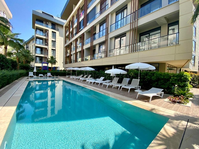 شقة للإيجار على بعد 5 دقائق من الشاطئ في وسط ألانيا