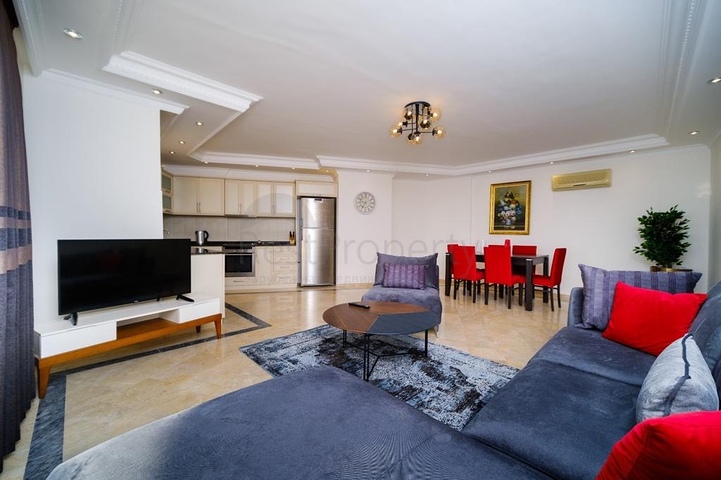 شقة فاخرة مطلة على البحر والقلعة في منطقة توسمور           شقة فاخرة مطلة على البحر والقلعة في منطقة توسمور