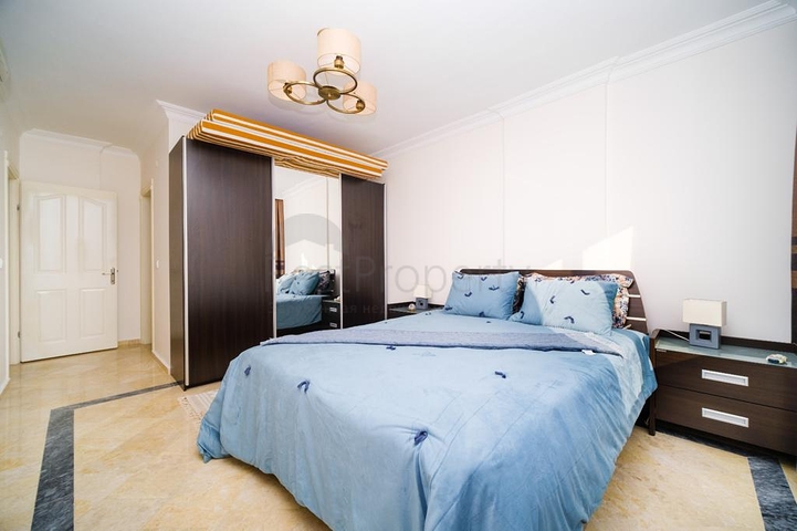 شقة فاخرة مطلة على البحر والقلعة في منطقة توسمور           شقة فاخرة مطلة على البحر والقلعة في منطقة توسمور