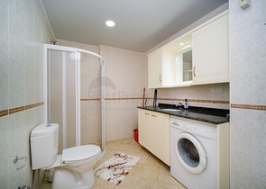 شقة فاخرة مطلة على البحر والقلعة في منطقة توسمور           شقة فاخرة مطلة على البحر والقلعة في منطقة توسمور