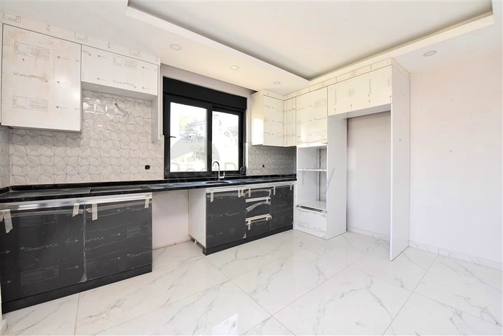 بنتهاوس 3+1 في غازي باشا مطلة على البحر