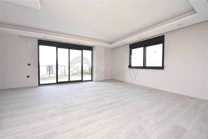 بنتهاوس 3+1 في غازي باشا مطلة على البحر