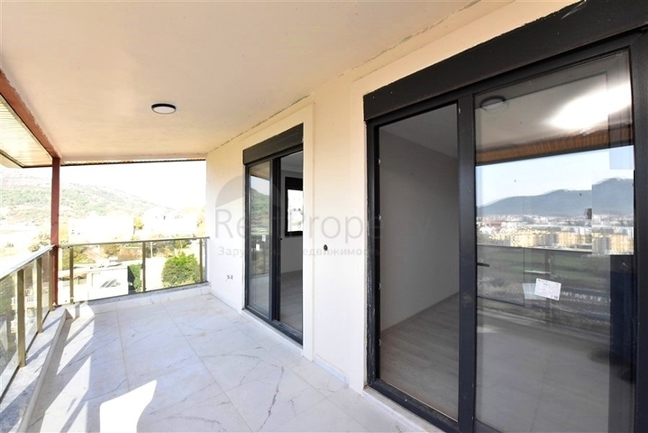 بنتهاوس 3+1 في غازي باشا مطلة على البحر